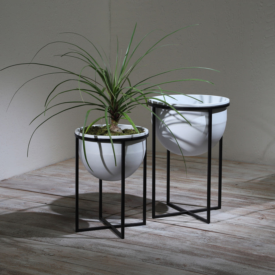 PLANTER STAND WHITE S/2 11/12" (28/30cm)