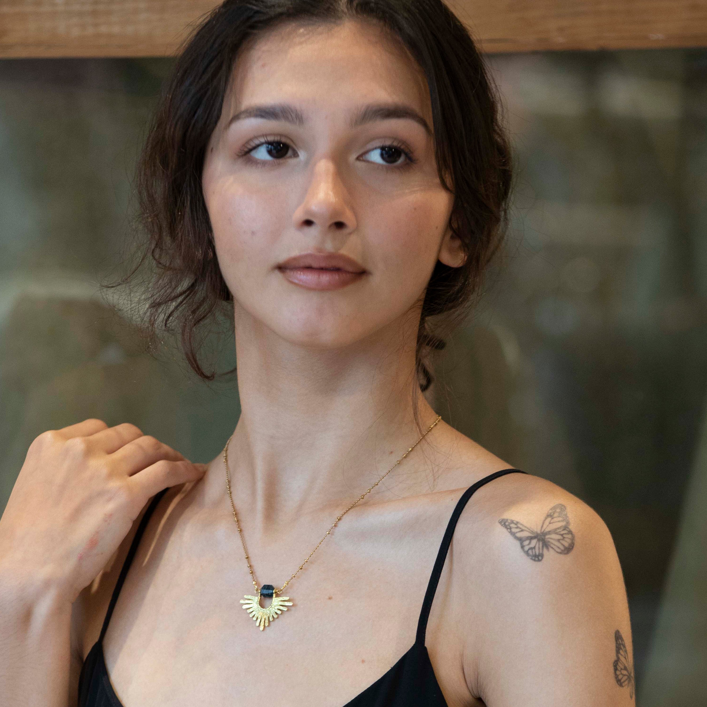 APATITE SUN NECK