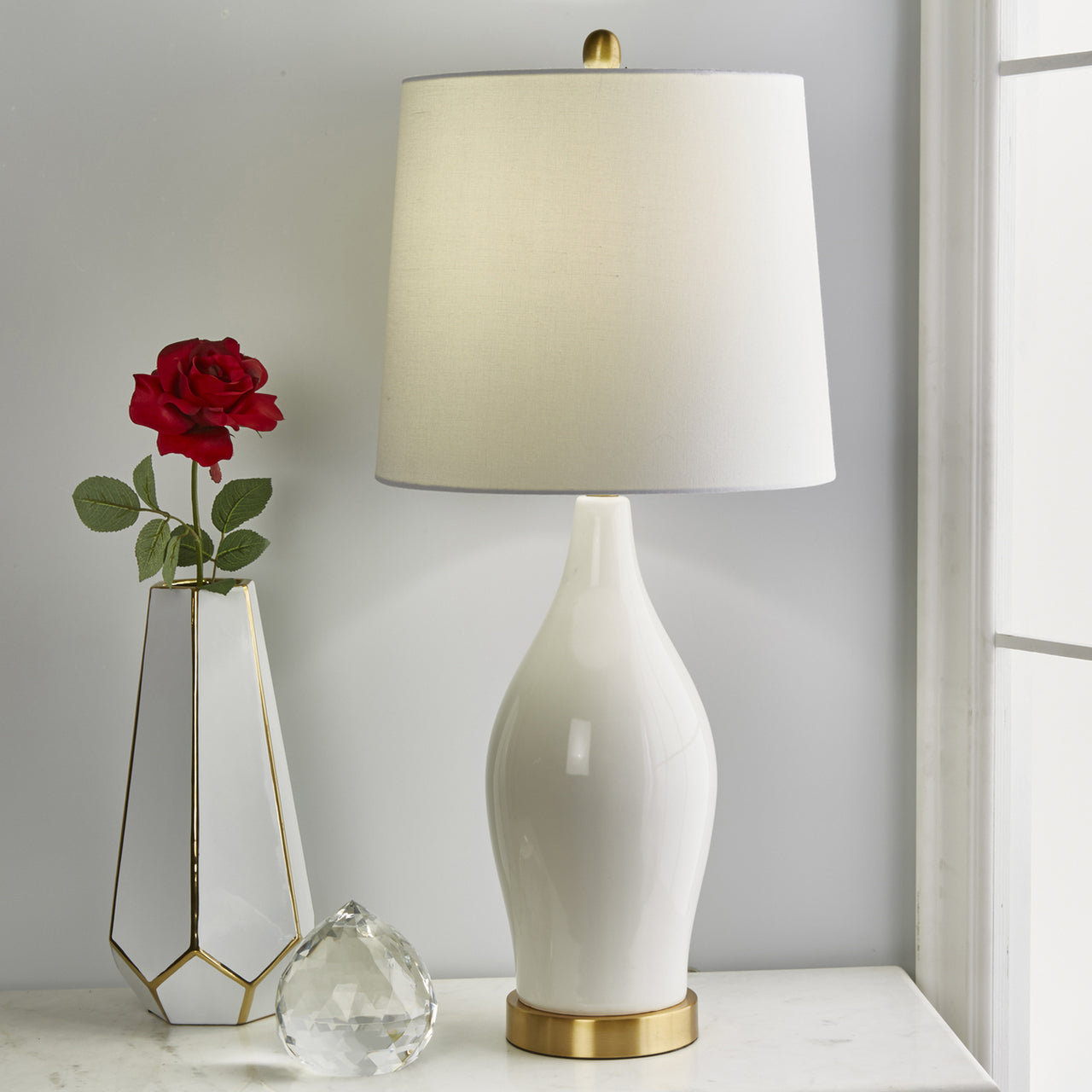 TABLE LAMP W USB WHITE 31"