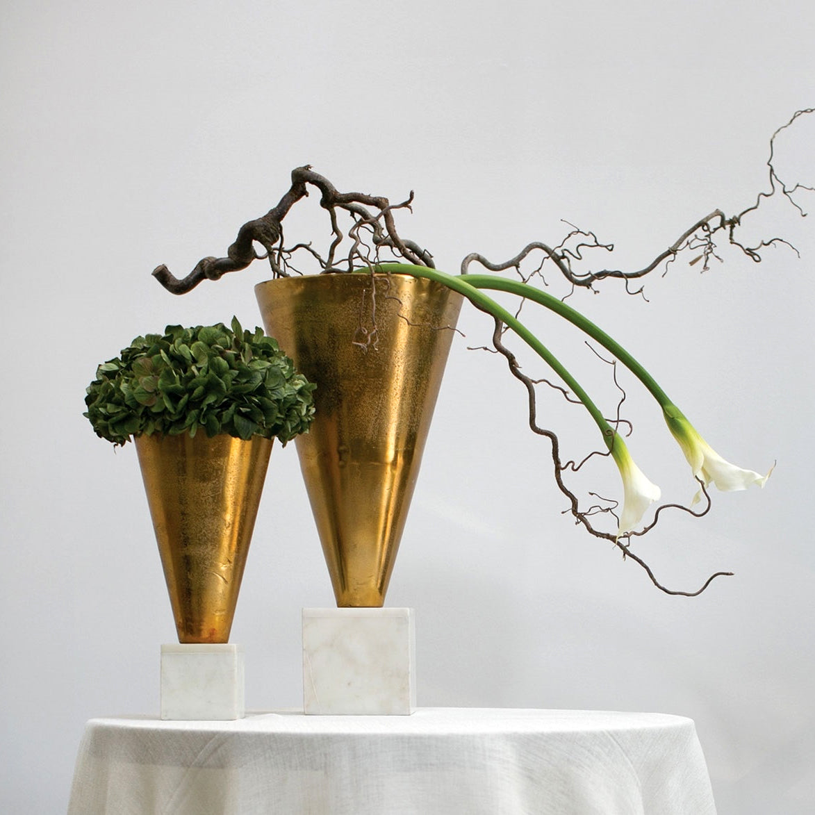 EMPRESS VASE 8"x 16.5" Gold