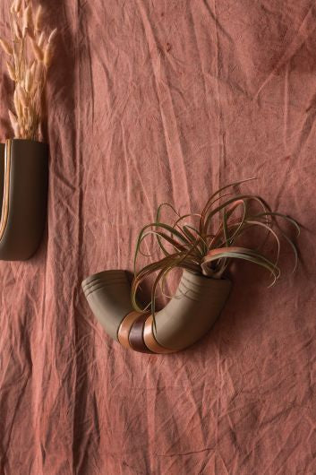 RONI WALL HANGING 11.5"x 2.5"x 5.5"