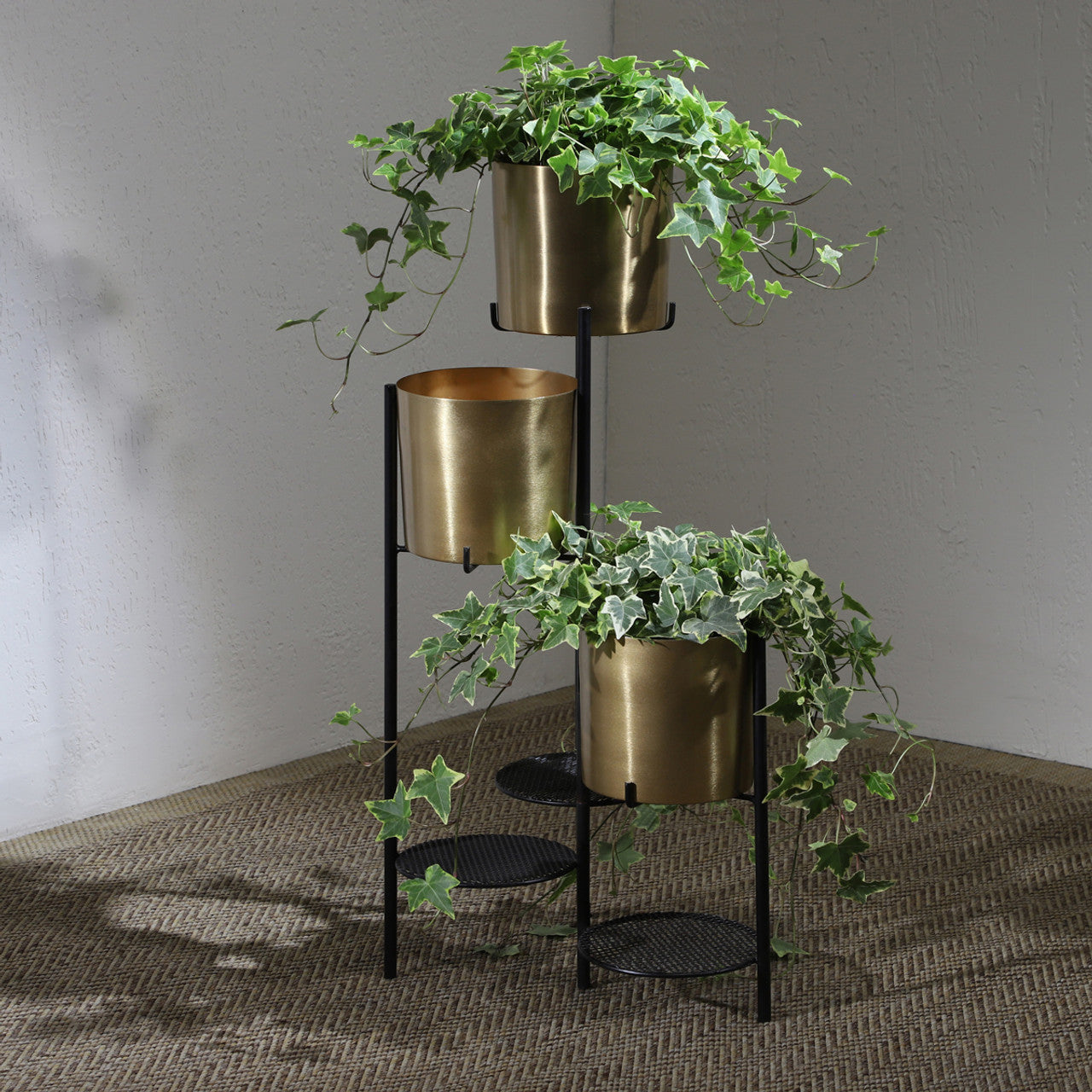 FOLDING PLANTERS GOLD/BK 32"