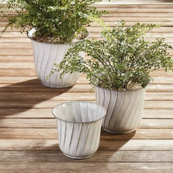 LEILANI POTS 2